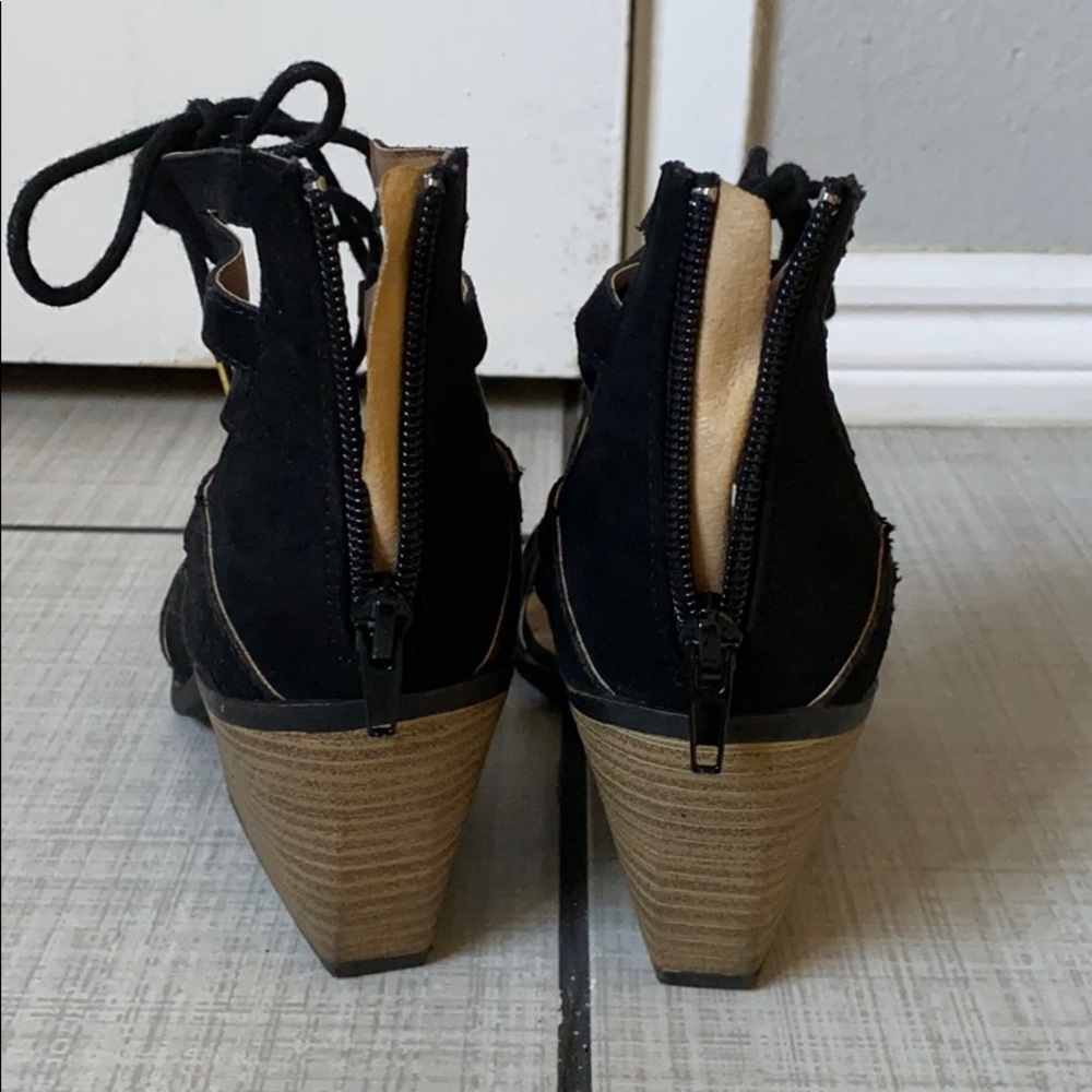 Black booties. - Picture 3 of 3